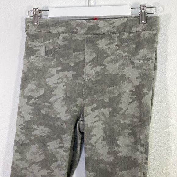 SPANX Jean-ish Leggings In Stone Wash Camo Size Medium - Picture 3 of 10
